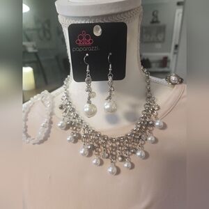 Paparazzi Silver and Pearl Necklace Set